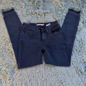 Levi-Strauss - Dark Wash 711 Skinny Jeans - Size 24